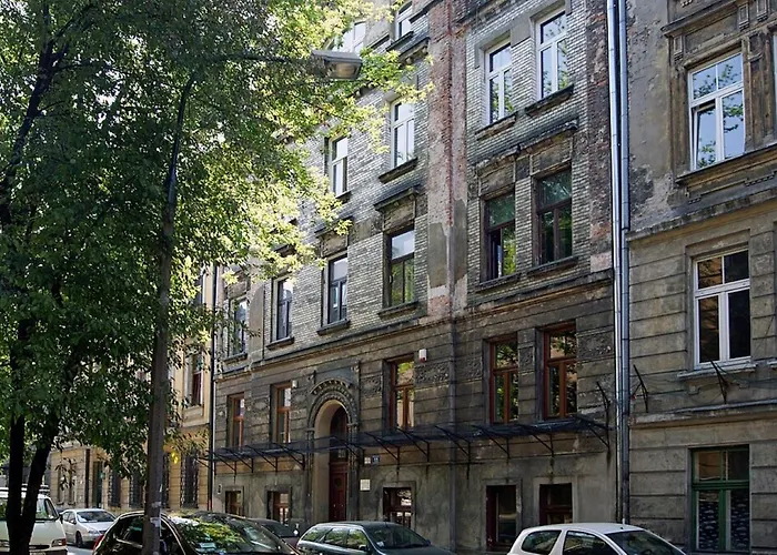 Magnificent s Zyblikiewicza 11A, Central Location